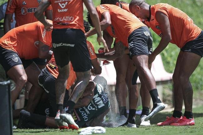 Atl�tico segue prepara��o para o cl�ssico; veja fotos