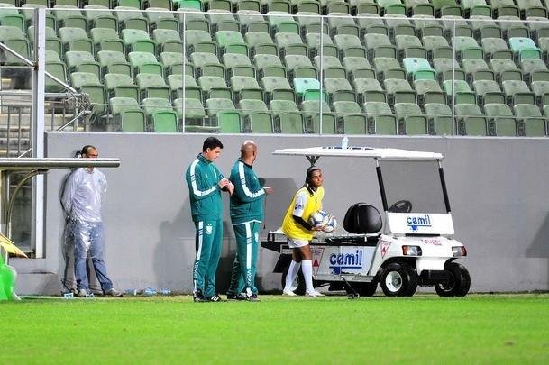 Equipes se enfrentaram nesta segunda-feira, s 20h, pela sexta rodada da Srie B do Brasileiro