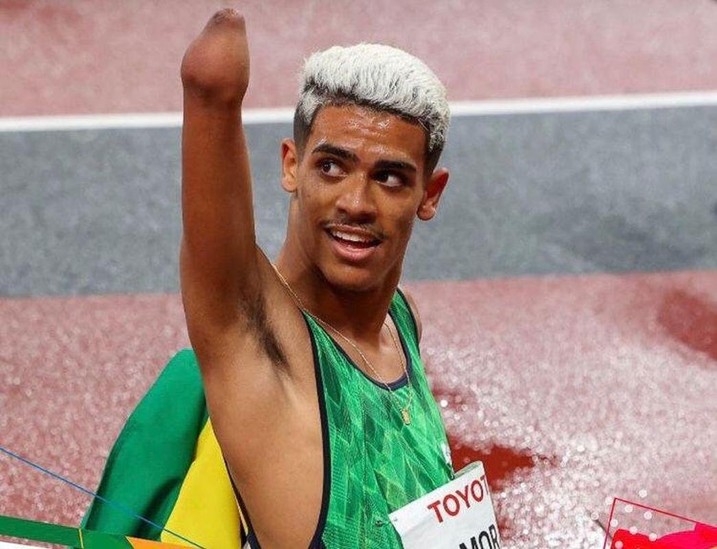 Thomaz Moraes fatura prata nos 400m da classe T47 do atletismo 