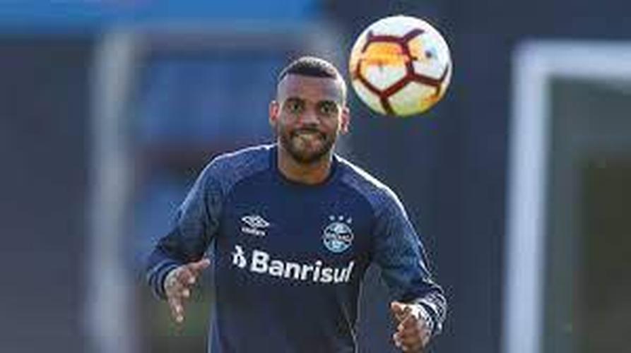 Leonardo Gomes - lateral-direito do Grêmio