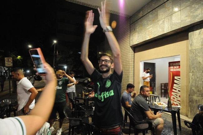 Torcedores do Palmeiras vibraram com a classificao  final da Libertadores aps empate com Atltico no Mineiro