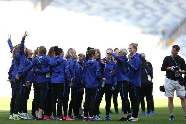 Americanas deram um show  parte, com acrobacias, brincadeiras e muitos selfies no Mineiro