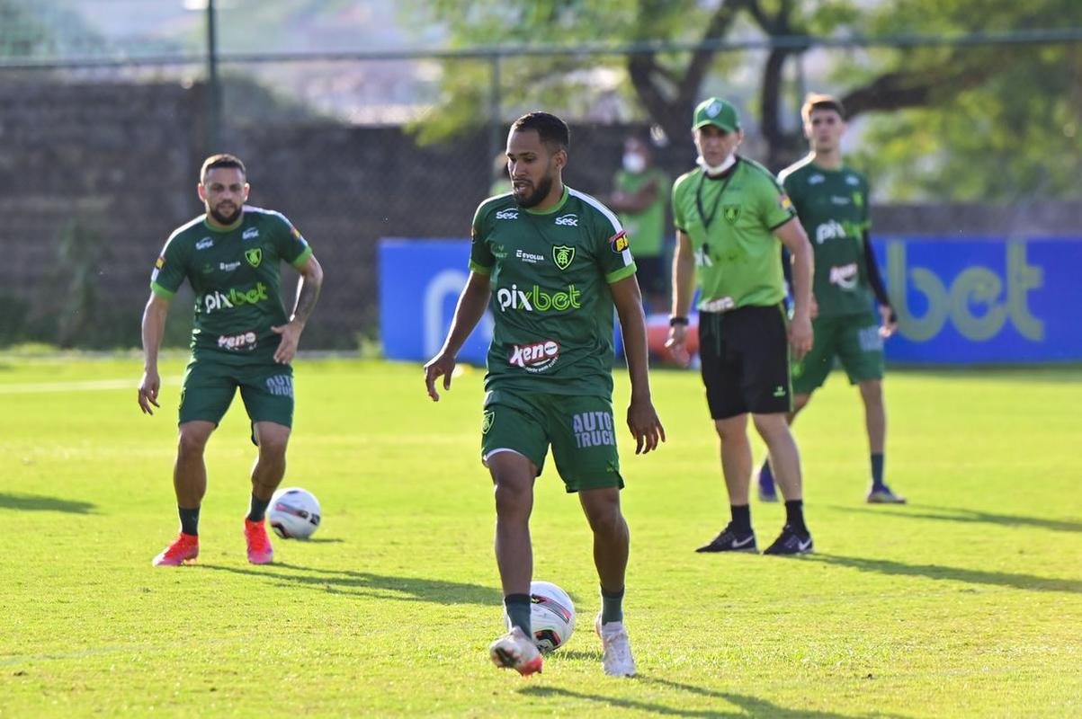 Nesta sexta-feira (21), o Amrica deu continuidade aos trabalhos de pr-temporada no CT Lanna Drumond 