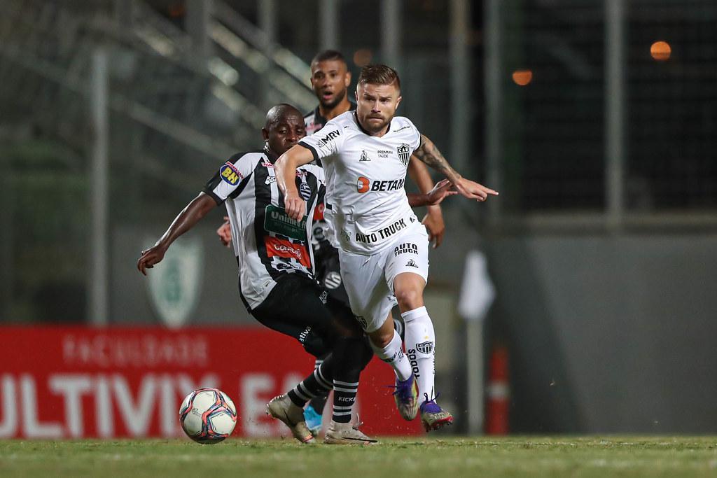 Eduardo Sasha - Entrou no segundo tempo e não conseguiu acrescentar muito ao ataque alvinegro. A equipe diminuiu o ritmo, o que contribuiu para a pouca participação.