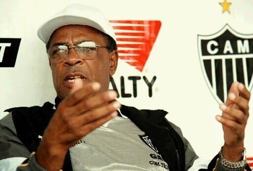 Jos Maria Pena - Jos Maria Pena substituiu Abel Braga no Atltico, mas ficou no comando apenas em sete partidas. Foram trs vitrias, um empate e trs derrotas.