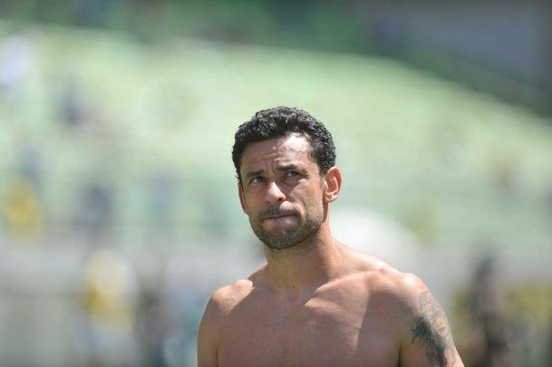 Jogadores do Cruzeiro e tcnico Rogrio Ceni deixaram campo do Independncia muito abatidos depois de derrota por 4 a 1 para o Grmio, pela 18 rodada do Campeonato Brasileiro. Torcida xingou diretoria, em especial o vice-presidente de futebol, Itair Machado