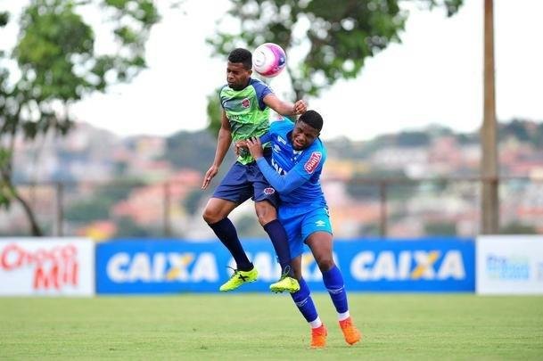Imagens do jogo-treino entre Cruzeiro e Ipatinga, na Toca da Raposa II, nesta sexta-feira (12/01)