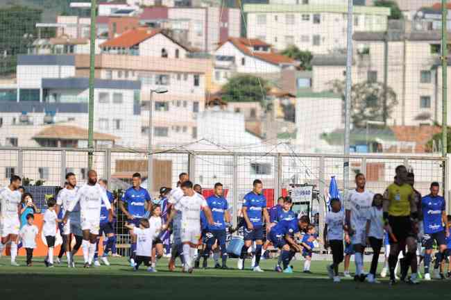 Cruzeiro vence Santos com dois de Wesley e assume liderança provisória da  Série A