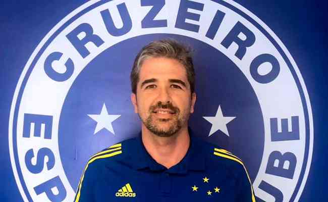 Rodrigo Pastana, ex-CSA, foi anunciado oficialmente pelo Cruzeiro em 6 de junho