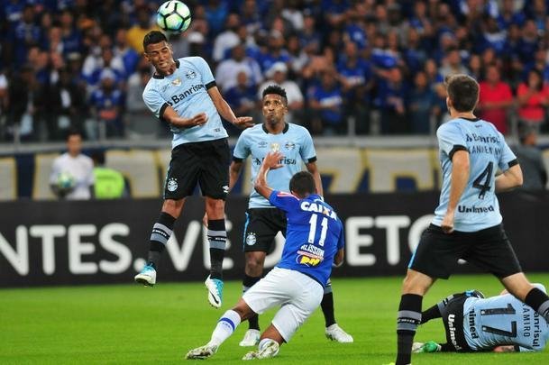 Imagens do jogo entre Cruzeiro e Grmio, pela 8 rodada do Campeonato Brasileiro, no Mineiro