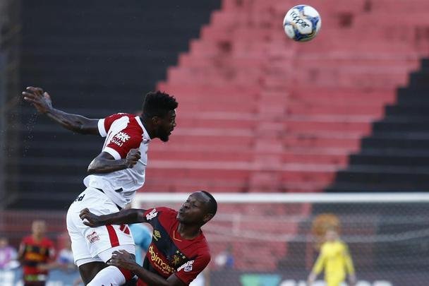 Sport recebe, na tarde deste domingo, confronto diante da equipe do Vila Nova. Jogo pode concretizar o Leão na Série A do próximo ano