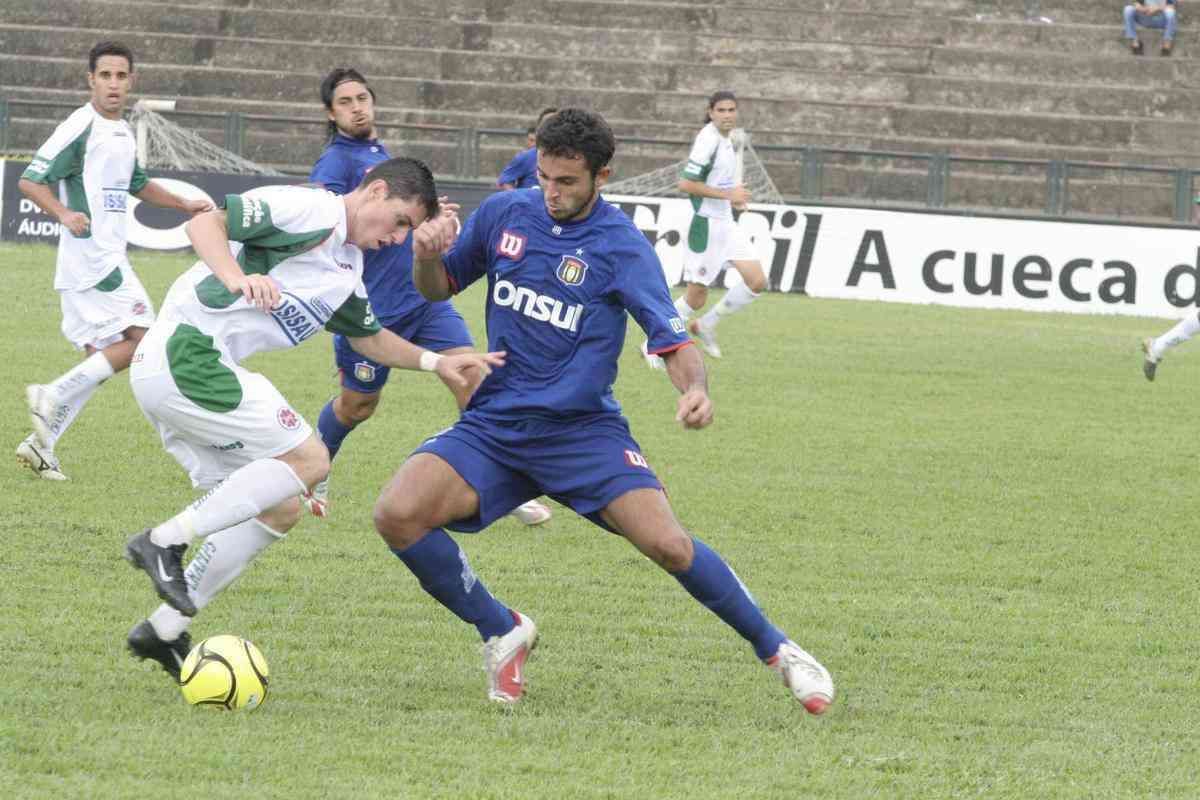 2007 - O São Caetano, dono da melhor defesa com 39 gols sofridos, ficou apenas na décima posição