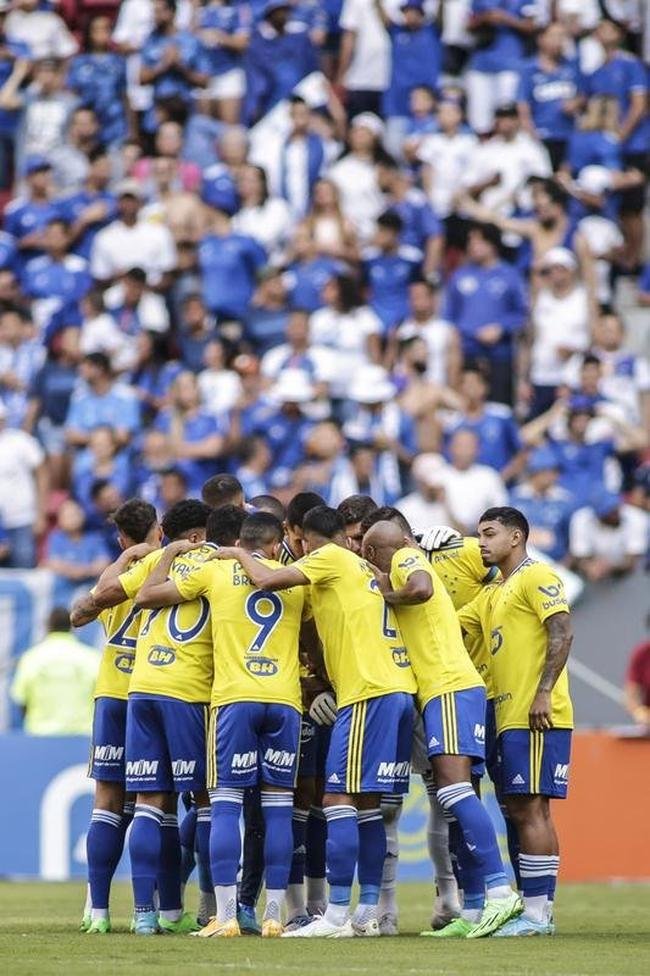 Fotos da partida entre Cruzeiro e Chapecoense, pela 24 rodada da Srie B do Campeonato Brasileiro. O jogo foi realizado neste sbado (13), no estdio Man Garrincha, em Braslia.