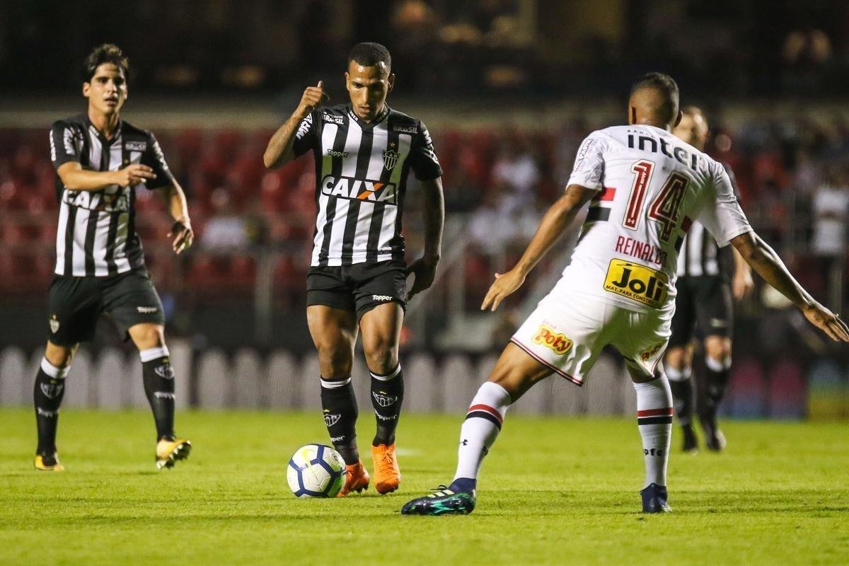 Atlético saiu atrás, conseguiu virada com Róger Guedes e Ricardo Oliveira, mas cedeu empate no Morumbi