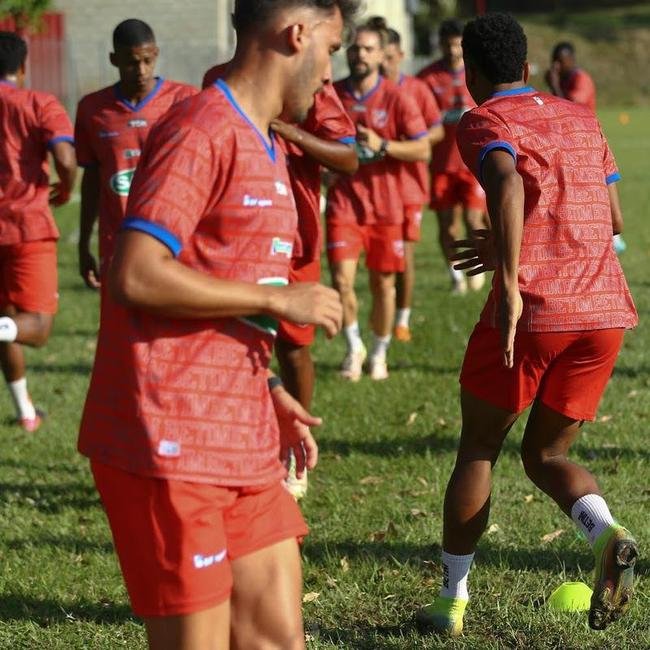 Com jogadores conhecidos da torcida mineira, como o zagueiro Edcarlos o meio-campista Leandro Domingues, o Betim apresentou o elenco nessa segunda-feira (21)