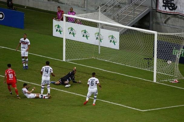 Tricolor do Arruda enfrenta Cavalo de Aço, na Arena de Pernambuco, em partida válida pela 15ª rodada da Série C
