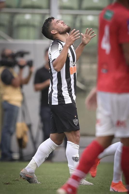 Bruno Silva - Contratado junto  Chapecoense no ano passado, soma trs jogos e um gol no Campeonato Mineiro.