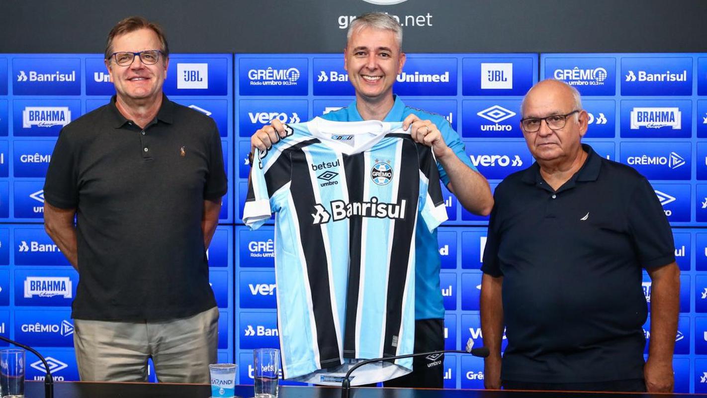 Tiago Nunes, tcnico (Grmio)