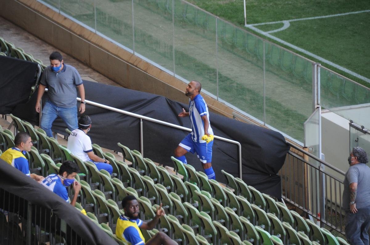Fotos do jogo entre Amrica e CSA-AL, no Independncia, em Belo Horizonte, pela Srie B do Campeonato Brasileiro