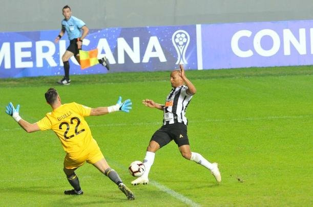 Fotos do primeiro tempo de Atltico x Unin La Calera, no Independncia, pela Sul-Americana