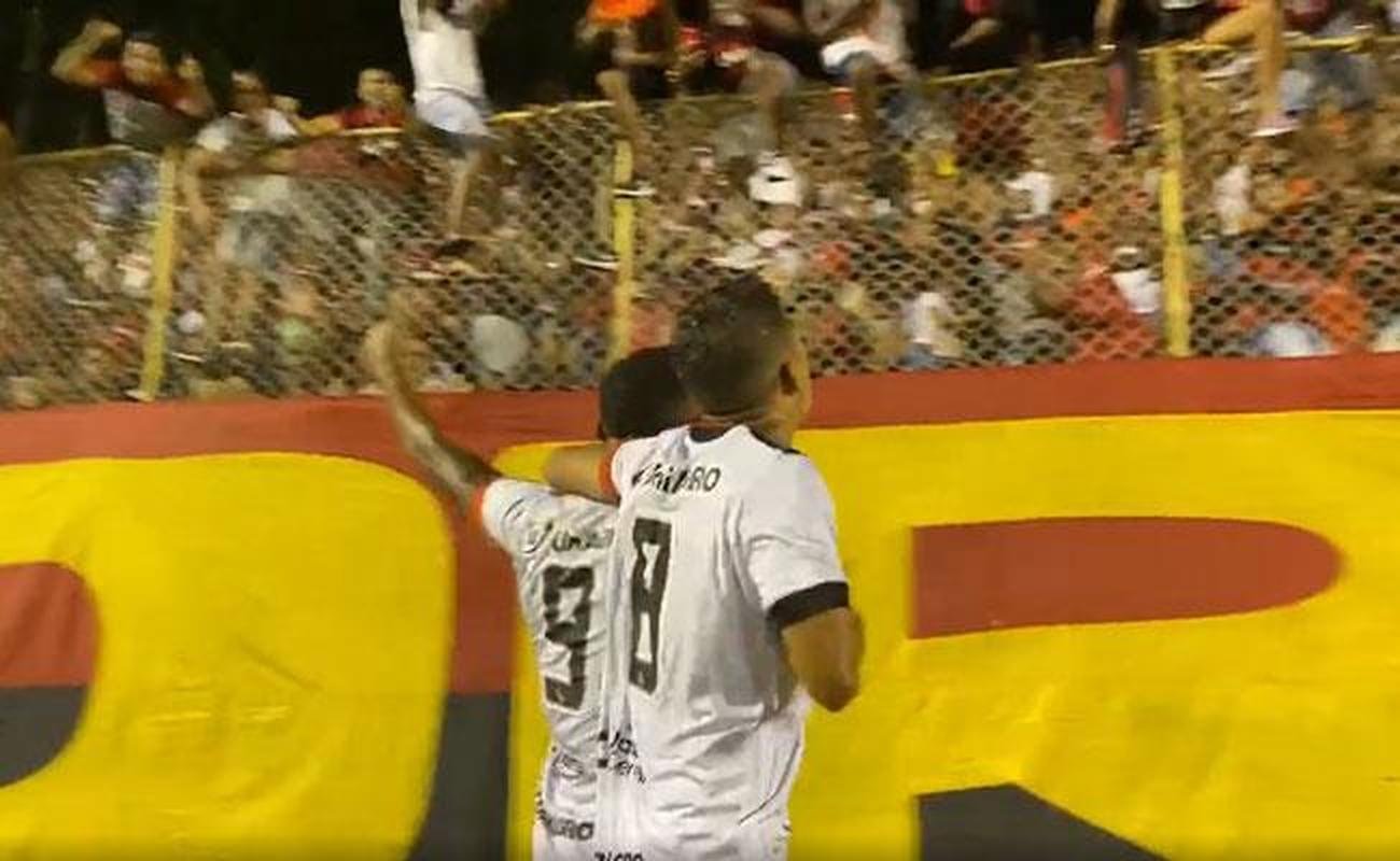 Fotos do jogo entre Vitria e Cruzeiro, no Barrado, em Salvador, pela Srie B do Campeonato Brasileiro de 2021