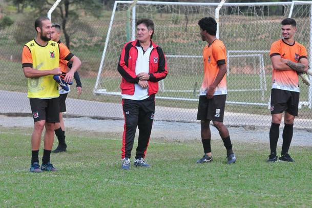 Roberto Gacho comandar Unio Luziense na Segundona Mineira