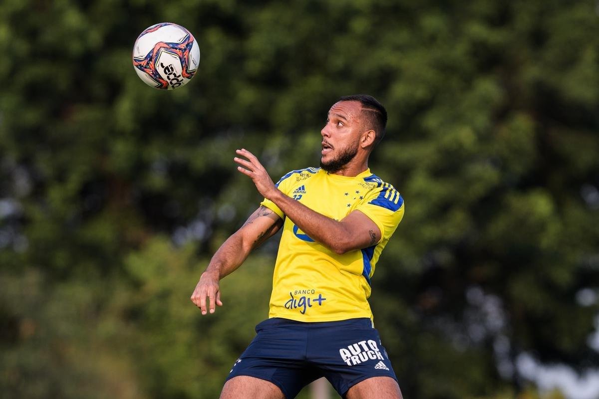 Fotos do treino do Cruzeiro na Toca da Raposa II nesta segunda-feira