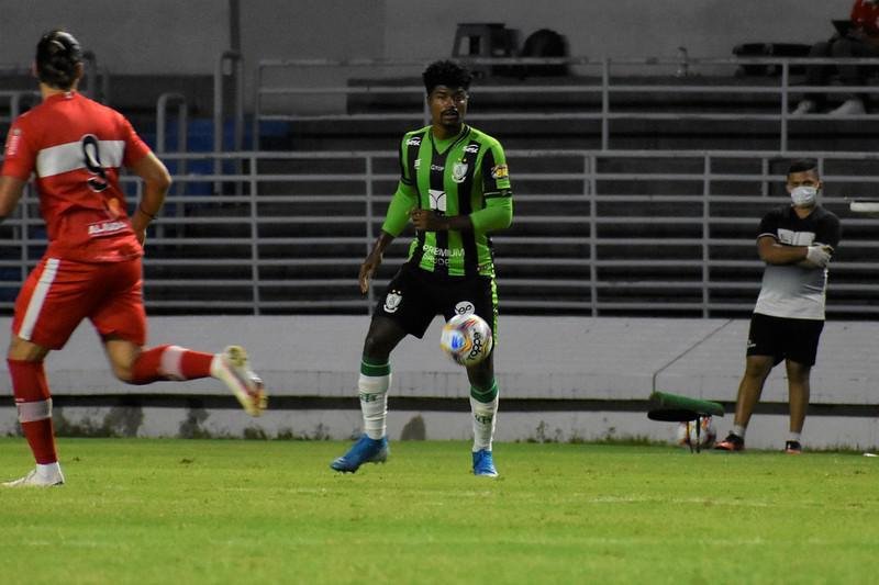 Fotos do duelo entre CRB e Amrica, pela Srie B