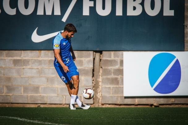 Cruzeiro treinou no complexo Nuevo Gasómetro, do San Lorenzo, antes da estreia na Copa Libertadores. Time celeste enfrenta o Huracán, nesta quinta-feira (07/03), às 19h, no El Palacio