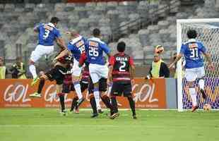 Imagens da partida entre Cruzeiro e Vitria