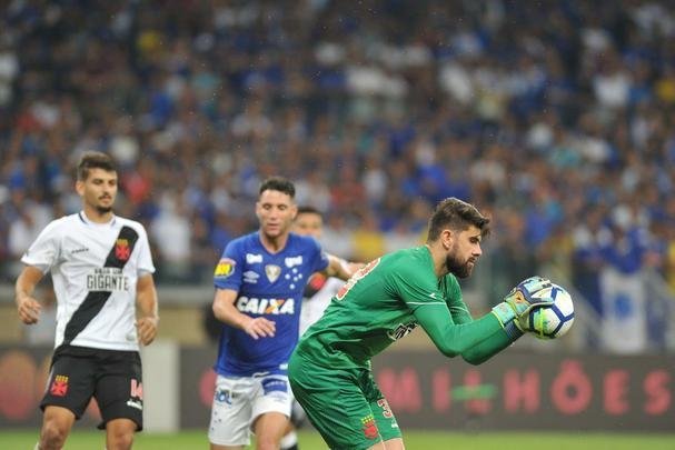 Cruzeiro pressionou nos minutos finais do primeiro tempo, mas no conseguiu empatar o jogo no Minero