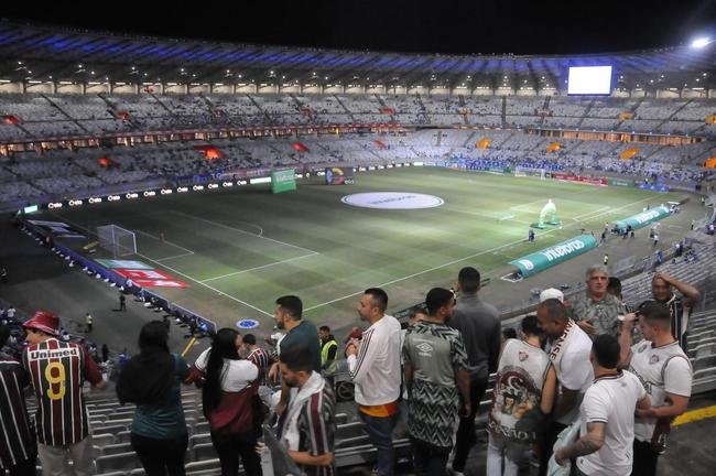 Fotos da torcida do Fluminense na partida de volta das oitavas de final da Copa do Brasil, no Mineiro, contra o Cruzeiro