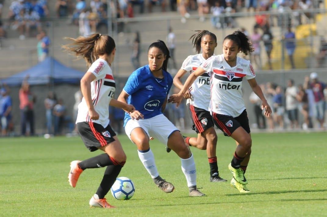 Cruzeiro e So Paulo ficaram no empate por 1 a 1 na finalssima do Brasileiro Feminino A2