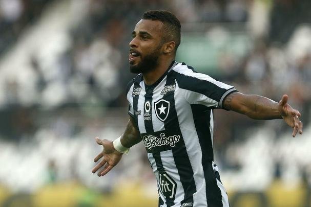 Fotos da vitória do Botafogo sobre o Atlético, por 2 a 1, no Engenhão, pela 18ª rodada do Brasileiro