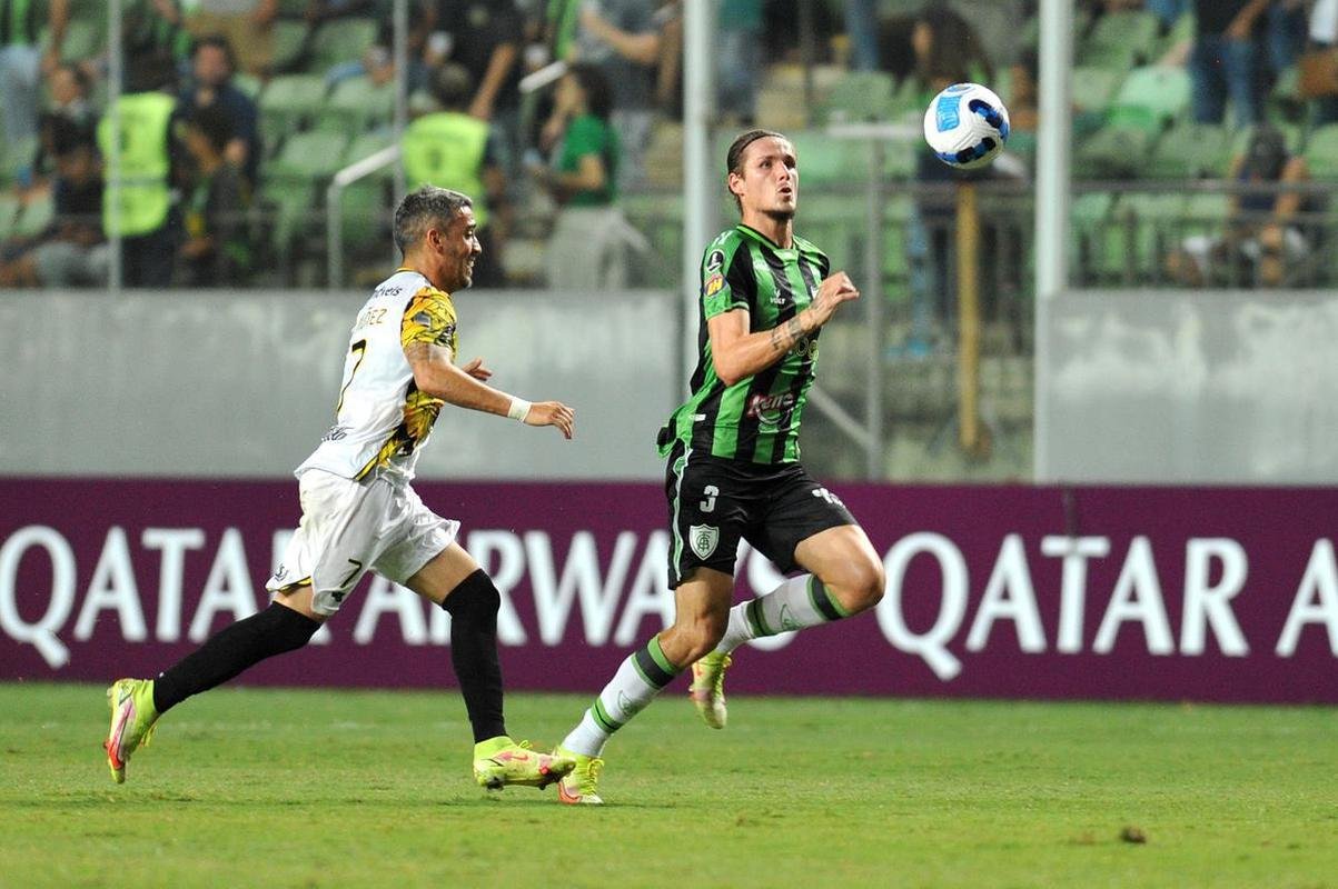 Fotos do jogo entre Amrica e Guaran do Paraguai, no Independncia, em BH, pela segunda fase da Copa Libertadores