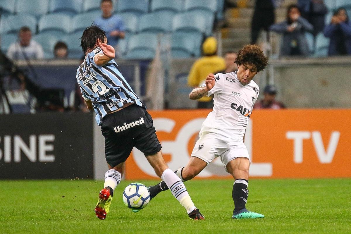 Grmio jogou melhor e conseguiu vitria por 2 a 0 sobre o Atltico na Arena, em Porto Alegre, pela 13 rodada do Campeonato Brasileiro