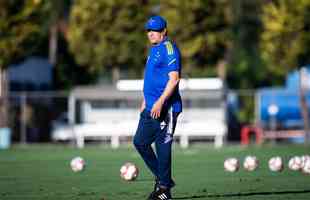 Fotos do treino do Cruzeiro na tarde desta quinta-feira (19/8), na Toca da Raposa II, em Belo Horizonte. Time fechou a preparao para enfrentar o Confiana, s 21h30 desta sexta-feira, no Mineiro