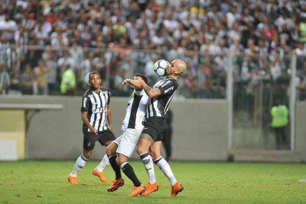 Galo virou no segundo tempo com gols de Rger Guedes e Luan. 
