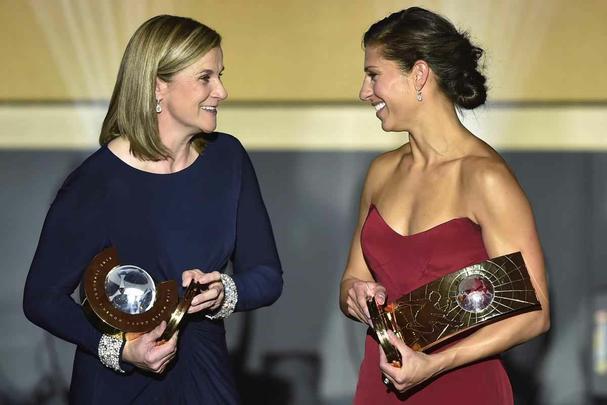 Confira as fotos dos bastidores e da cerimônia da Bola de Ouro