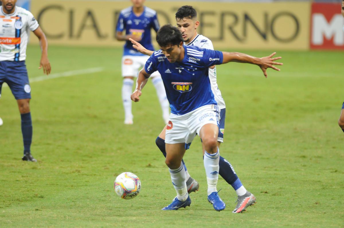 Fotos do jogo entre Cruzeiro e Confiana, no Mineiro, em Belo Horizonte, pela 24 rodada da Srie B do Campeonato Brasileiro