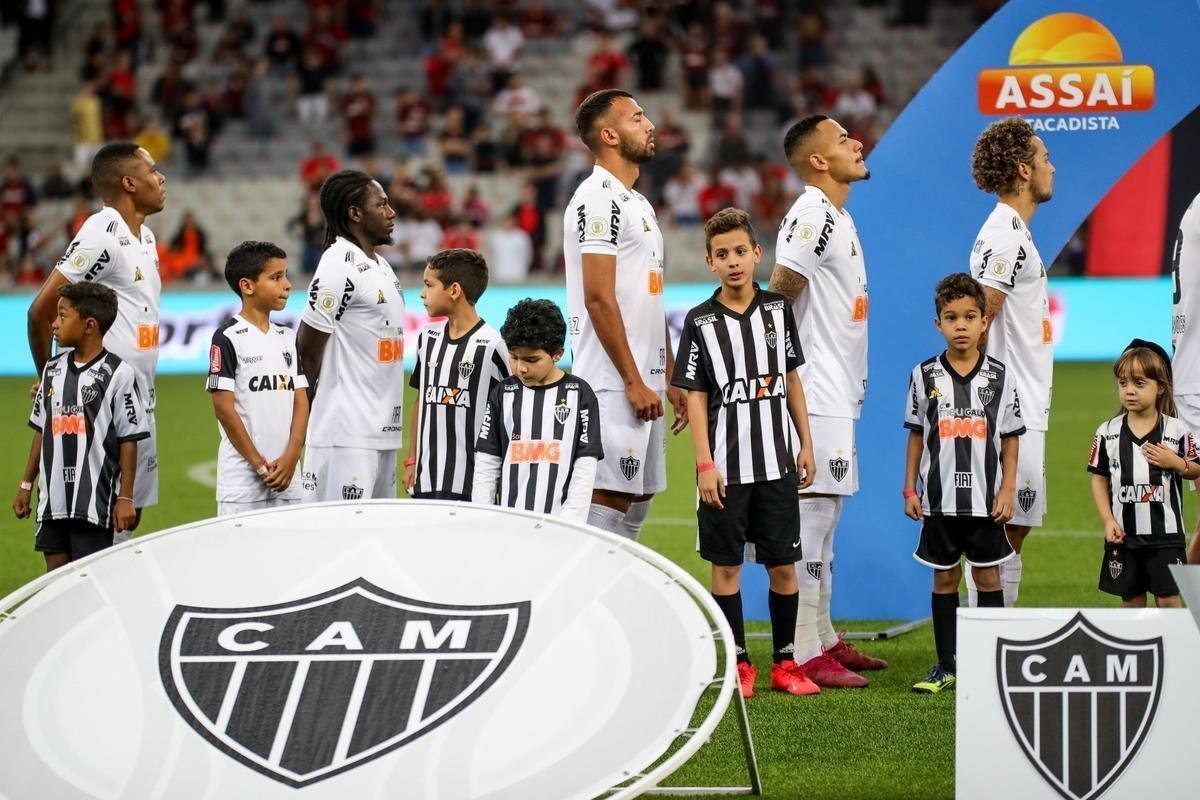 Galo perdeu muitas chances e acabou derrotado pelo xará paranaense