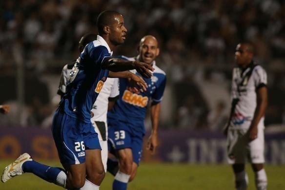 Cruzeiro venceu a Ponte Preta por 2 a 0