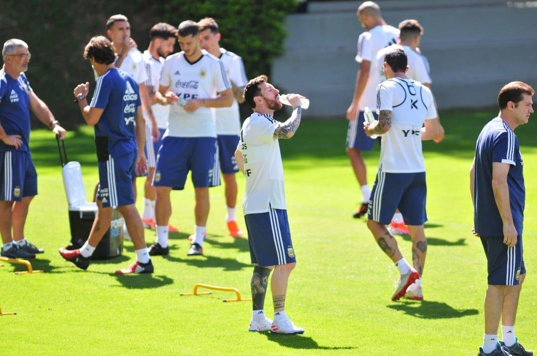 Imagens do treinamento da Argentina na Cidade do Galo