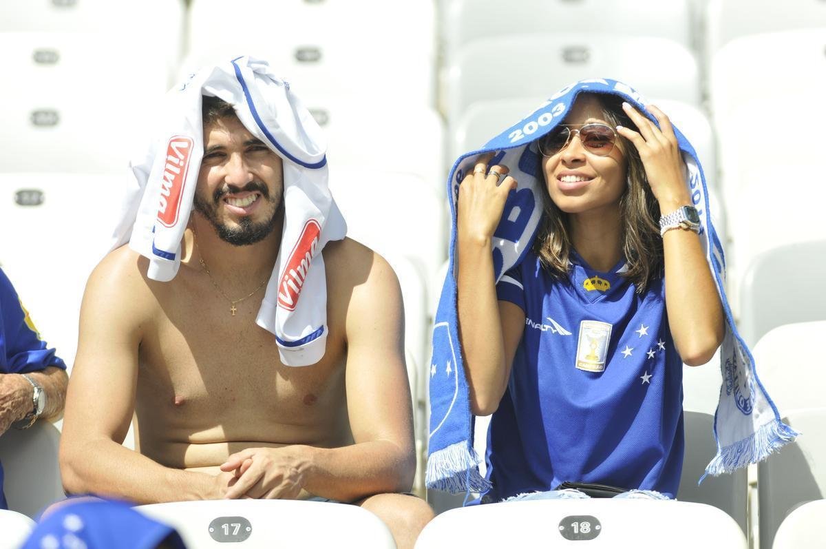 Torcedores do Cruzeiro compareceram em grande nmero ao Mineiro na semifinal contra o Tupi