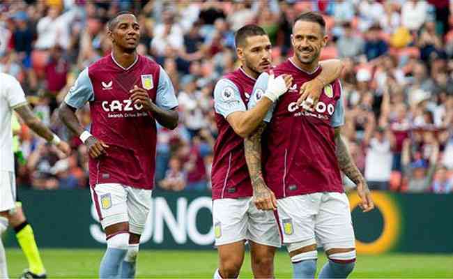 Danny Ings comemora o gol da vitória do Aston Villa
