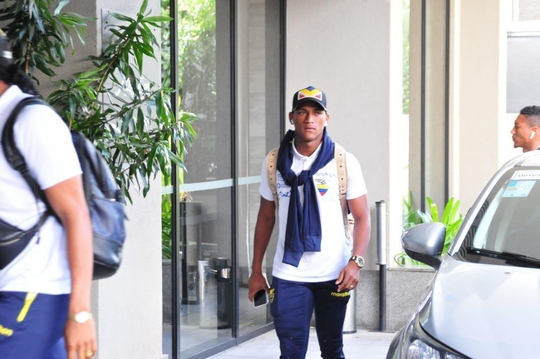 Delegao do Equador desembarcou nesta tera-feira em Belo Horizonte, onde estrear na Copa Amrica