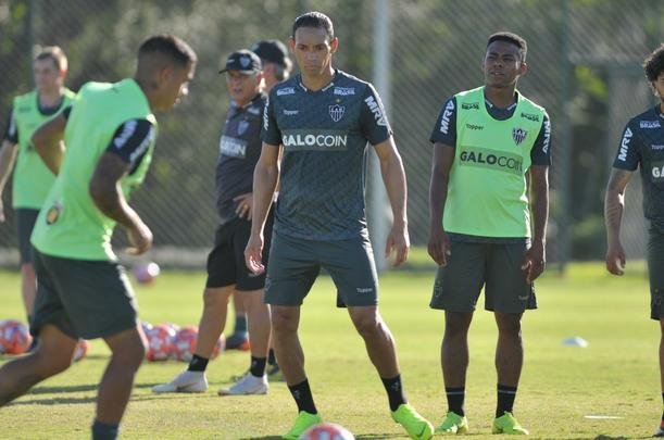 Veja fotos do treino do Atltico