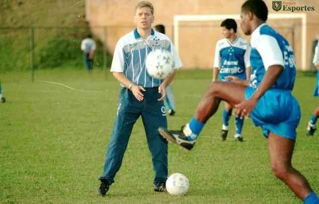 Técnico Paulo Autuori na Toca da Raposa I em 1997, ano da conquista do bi da Copa Libertadores