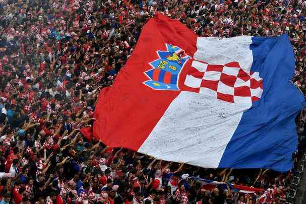 Torcedores croatas lotaram as ruas da capital Zagreb para assistir à final da Copa do Mundo