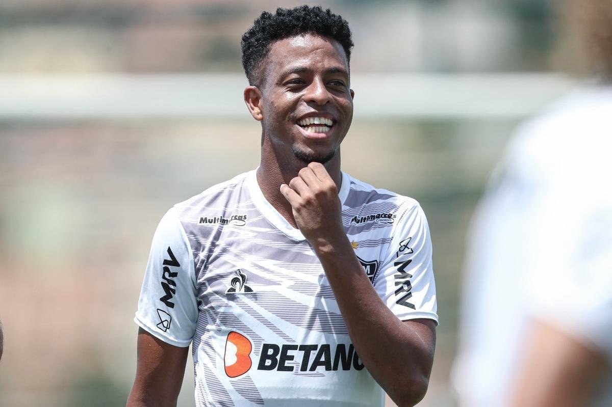 Primeiro treino comandado por Cuca desde a volta ao Atltico